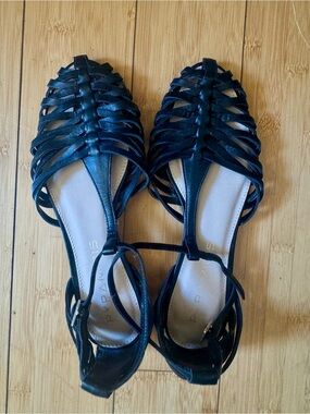 Woven T-Strap Black Sandals